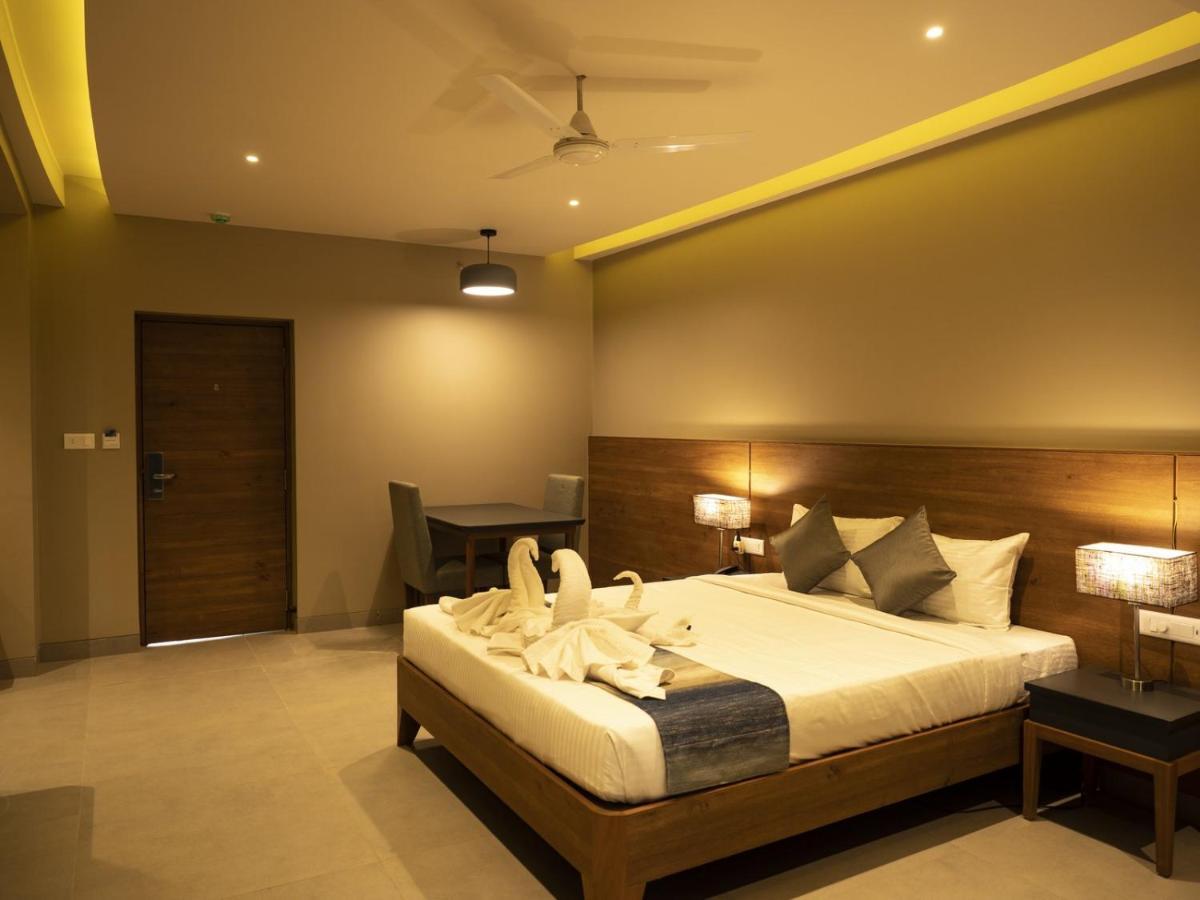 Cosmique Clarks Inn Suites Goa Madgaon Exterior foto