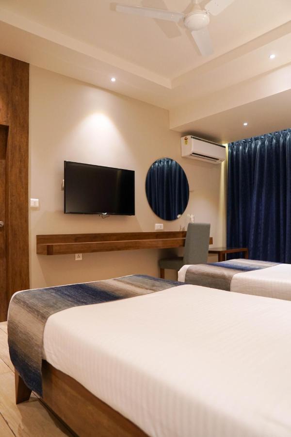 Cosmique Clarks Inn Suites Goa Madgaon Exterior foto