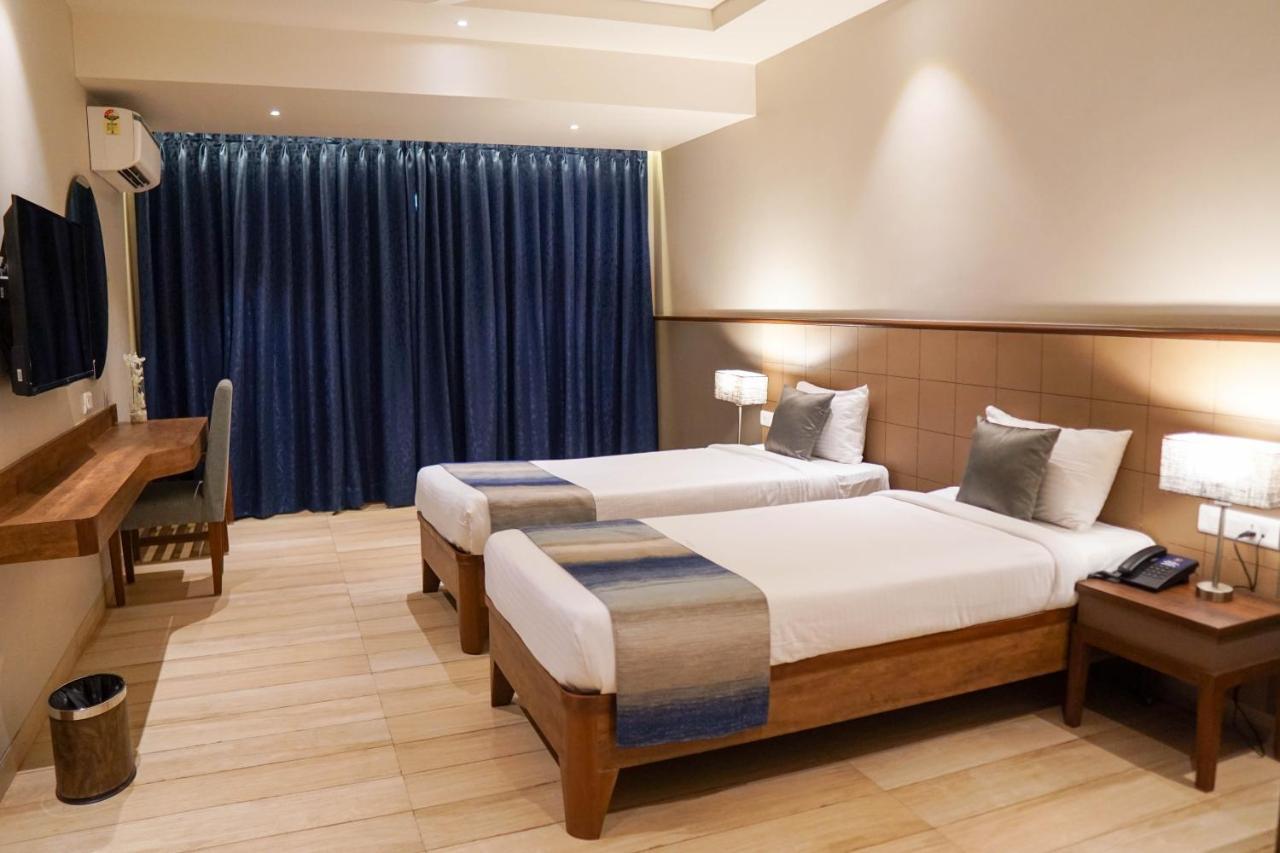 Cosmique Clarks Inn Suites Goa Madgaon Exterior foto
