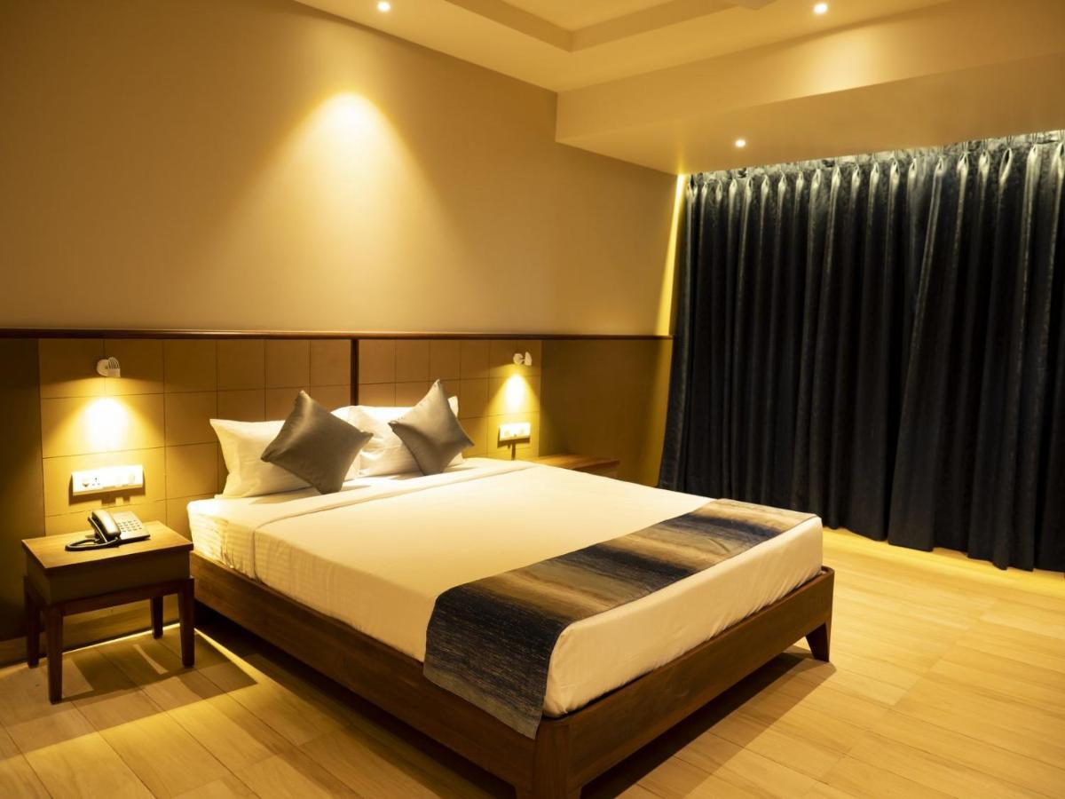 Cosmique Clarks Inn Suites Goa Madgaon Exterior foto