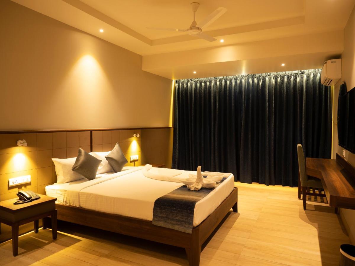 Cosmique Clarks Inn Suites Goa Madgaon Exterior foto