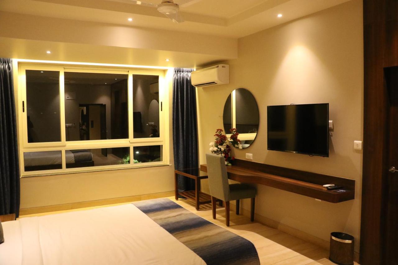 Cosmique Clarks Inn Suites Goa Madgaon Exterior foto