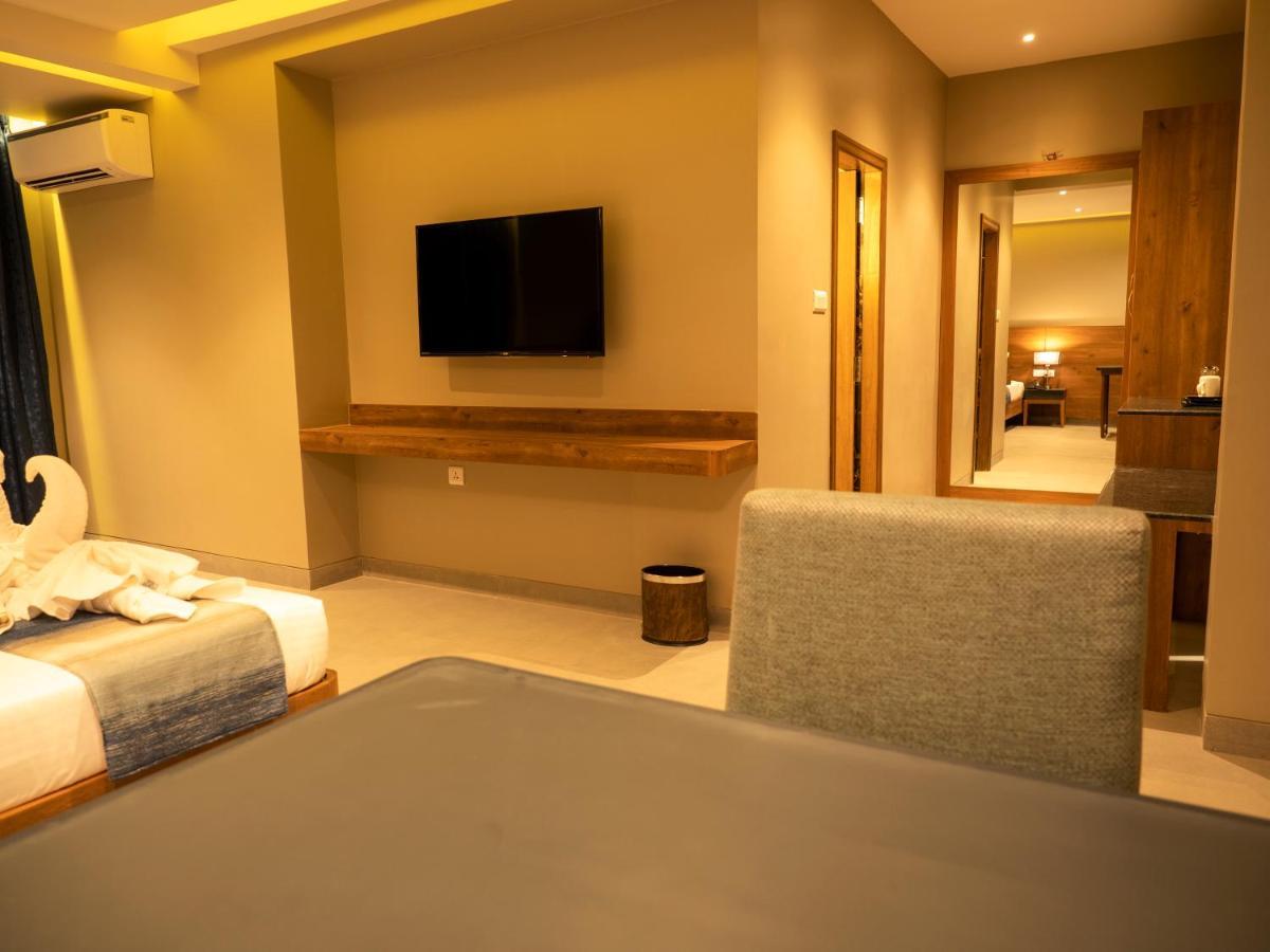 Cosmique Clarks Inn Suites Goa Madgaon Exterior foto