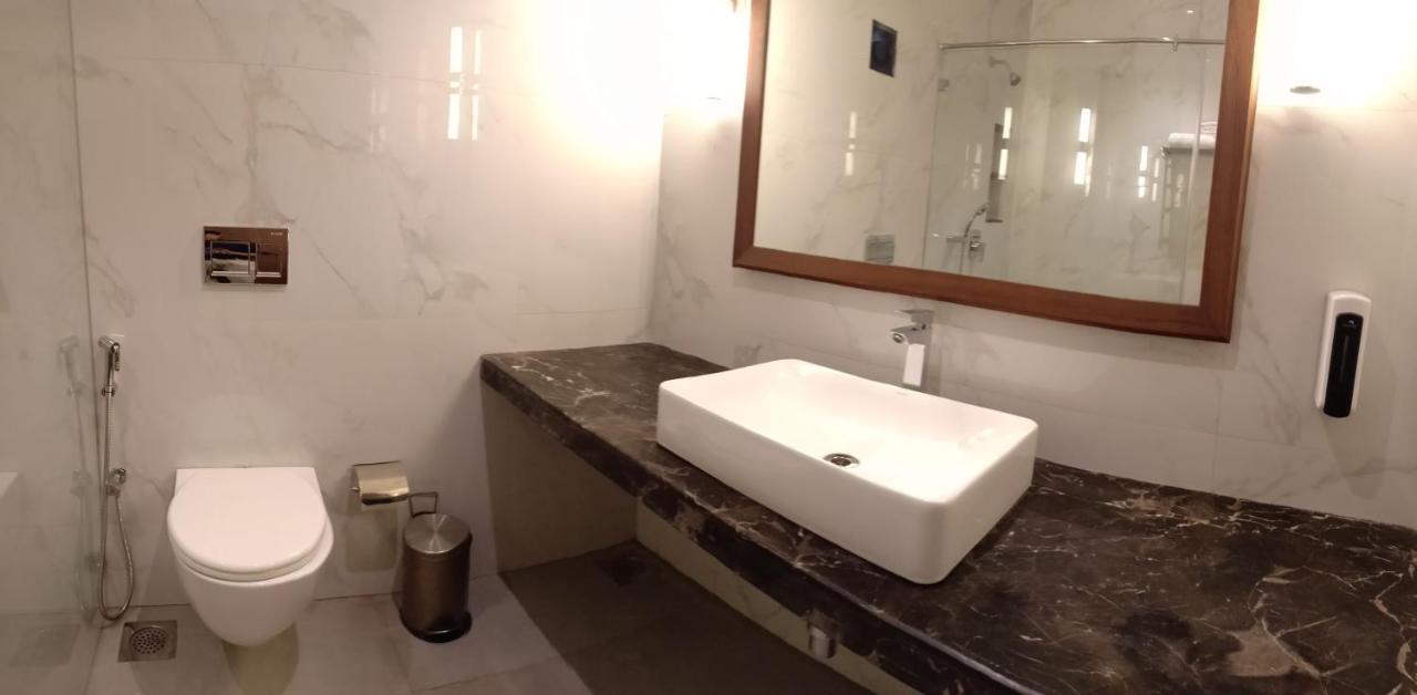Cosmique Clarks Inn Suites Goa Madgaon Exterior foto